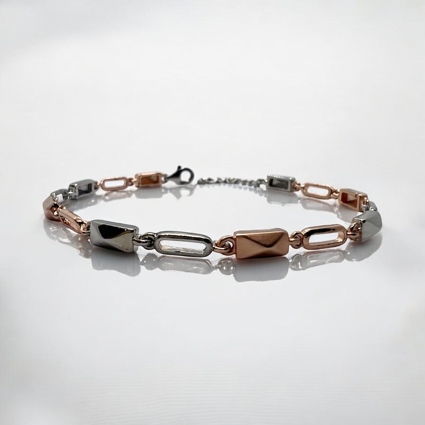 Arq Dual-Tone Geometric Bracelet