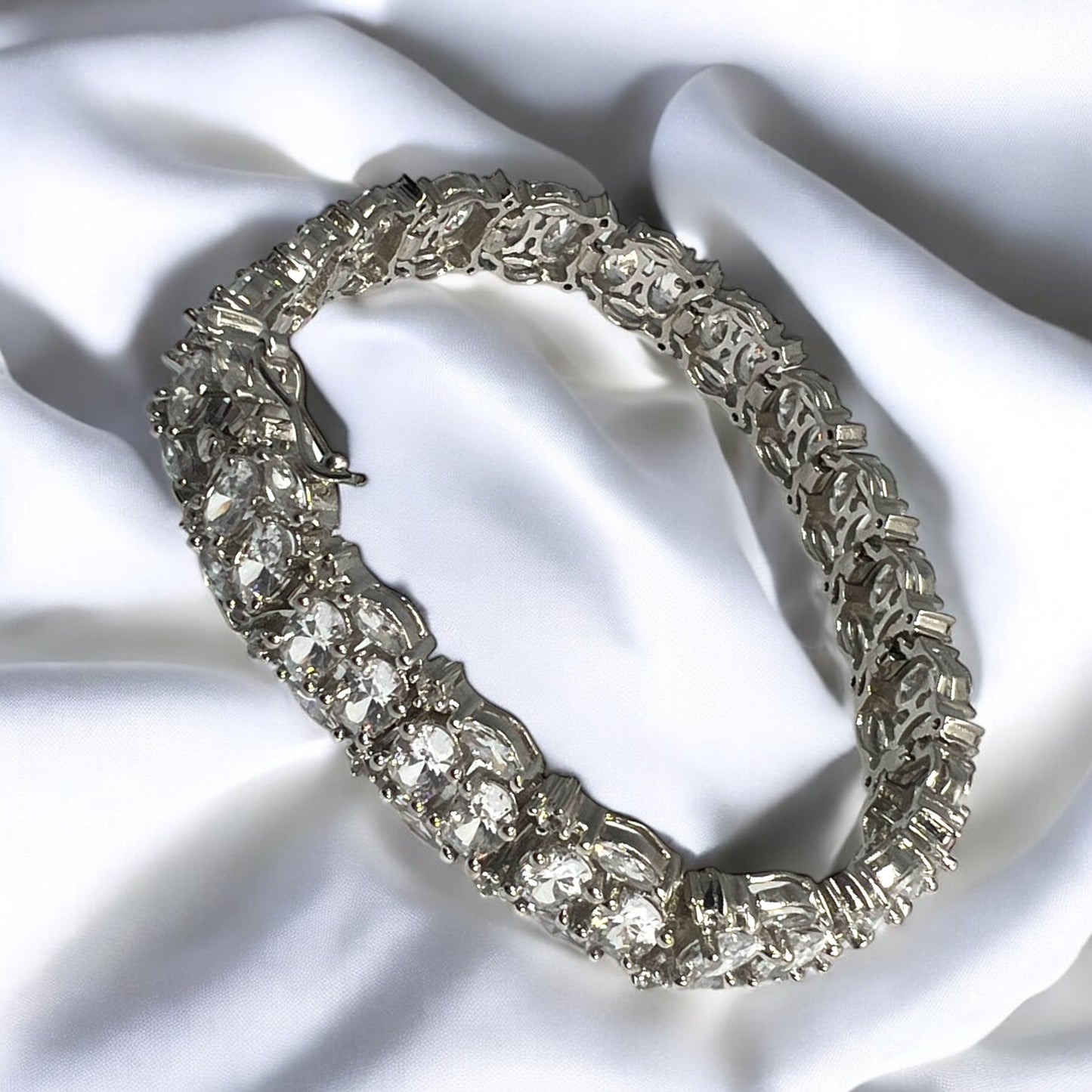 Noorline Bracelet – Twin Sparkle Elegance